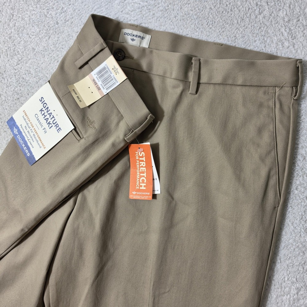 NEW Dockers Pants Mens 42/32 Timber Signature Khaki Classic Fit Stretch